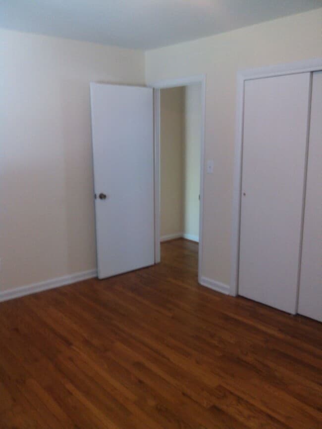 Building Photo - 529 Hillsborough Street #I-6