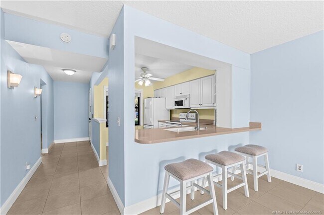Building Photo - 1001 Sabal Ridge Cir