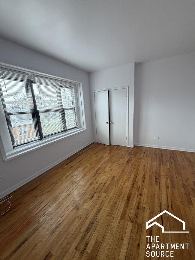Building Photo - 4033 W Gladys Ave