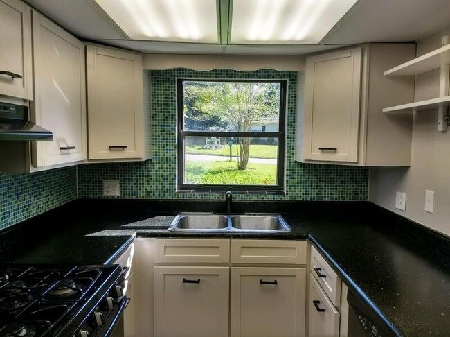 Foto del edificio - 706 W 10th Ave