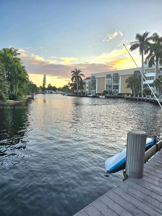 Building Photo - 2990 NE 16th Ave