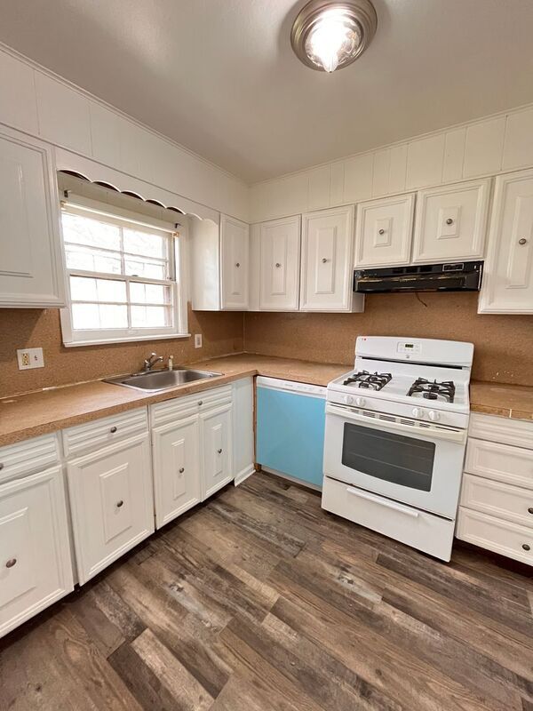 Foto del edificio - 18465 Harlow Ave