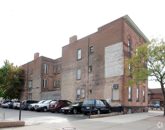 Foto del edificio - Franklin Street Apartments