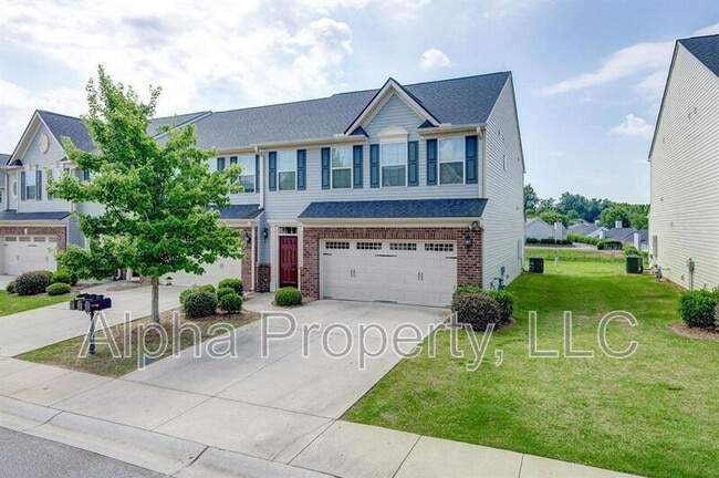 Photo - 28 Irvington Dr House