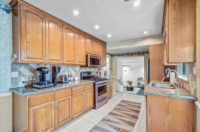 Foto del edificio - 4728 Sunfield Ave