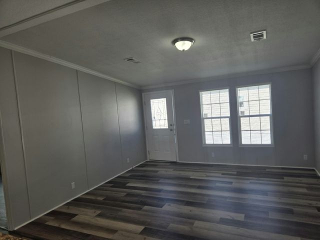 Foto del edificio - 1400 Banana Rd