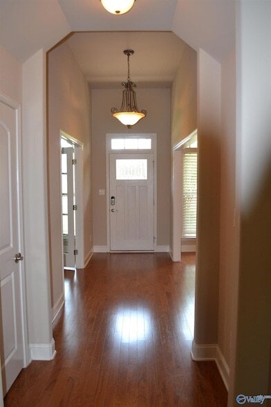 Foto del edificio - 104 Rushing Brook Dr