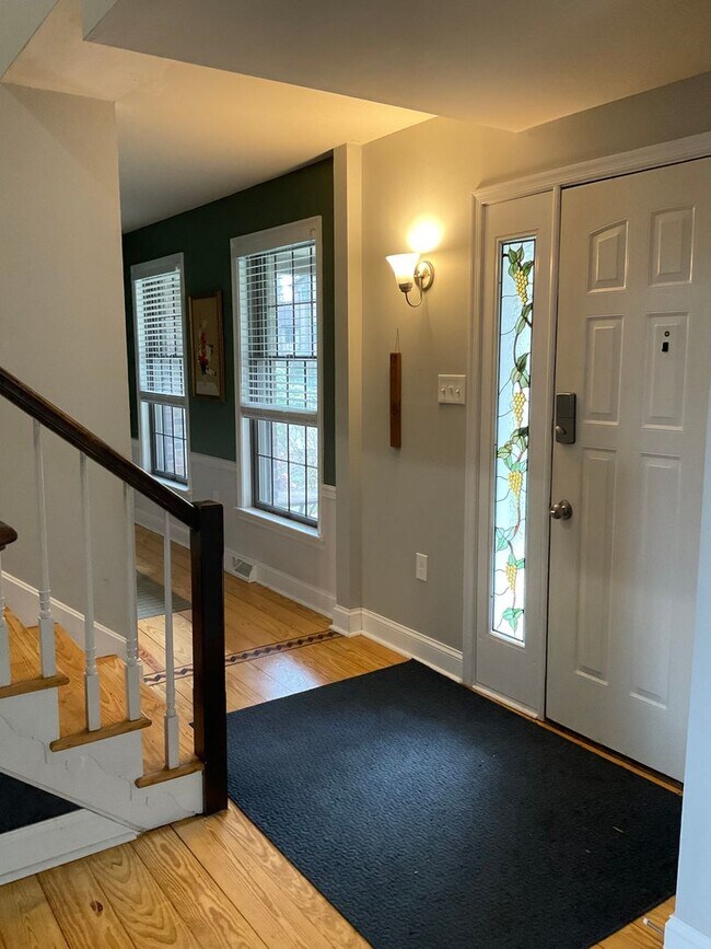 Foto del edificio - 1541 Woodhaven Dr