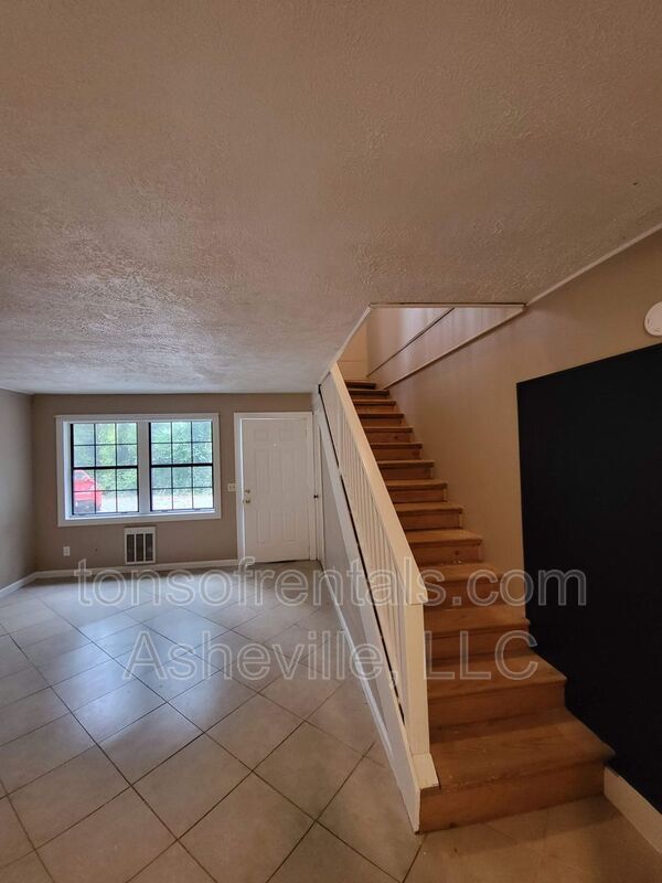 506 W Allen St Unit 8, Hendersonville, NC 28739 Condo for Rent in