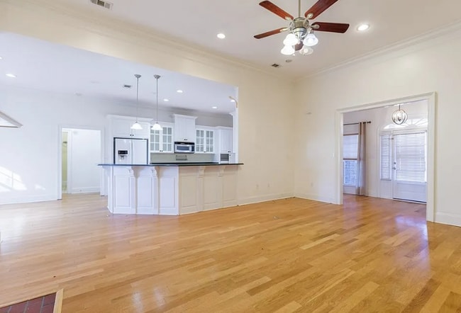 Building Photo - 4419 Triple Oak Dr