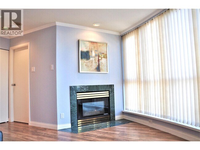 Photo du bâtiment - 8111 Anderson Rd