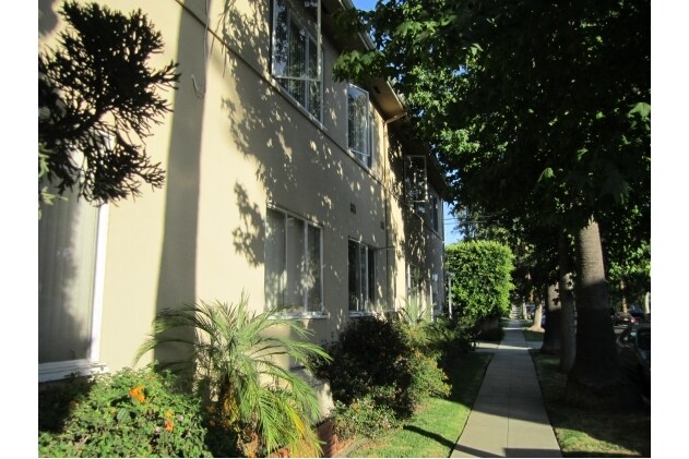 Building Photo - 10948 National Blvd