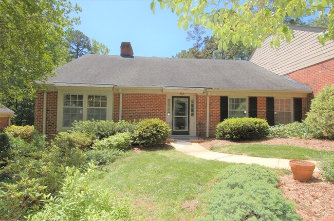 Building Photo - 926 Blenheim Dr
