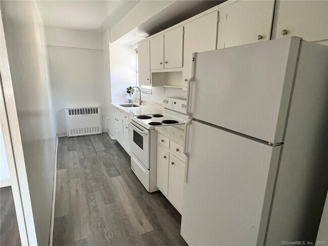 Building Photo - 80 Cartright St