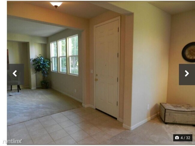 Building Photo - 4 br, 2.5 bath House - 307 Coulter Way