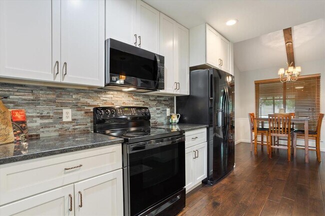 Building Photo - 1204 Lime Rock Dr