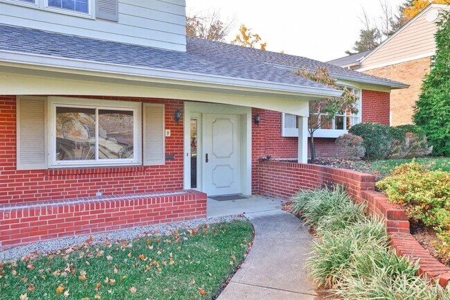 Foto del edificio - 7743 Highgate Pl