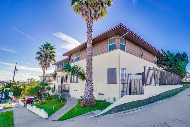 Corner POV - 4460-4466 1/2 W 59th St