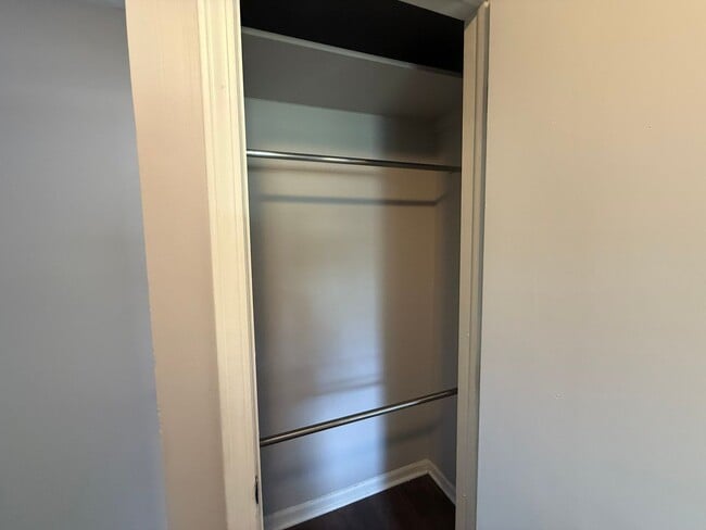 Foto del edificio - Charming 2-Bedroom Home in Godwin Heights ...