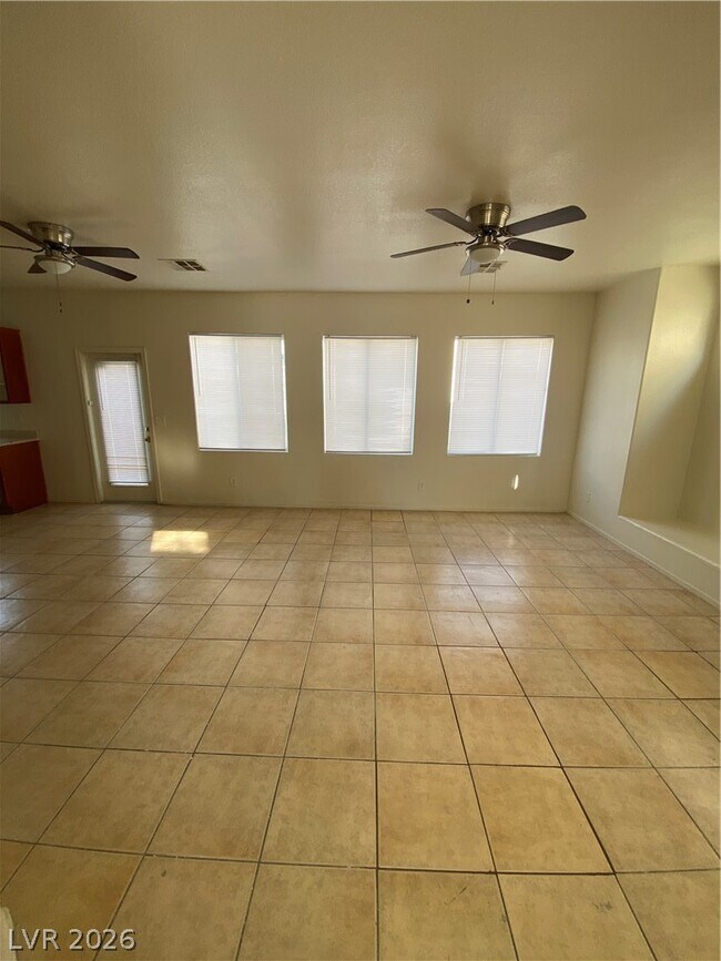 Foto del edificio - 6655 Majestic Pearl Pl