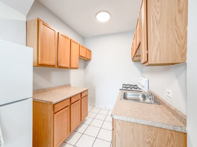 Building Photo - 4854 N Damen Ave