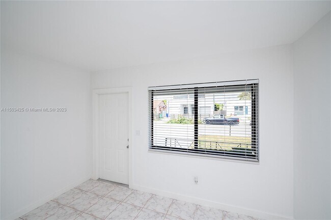 Building Photo - 2340 SW 16th St