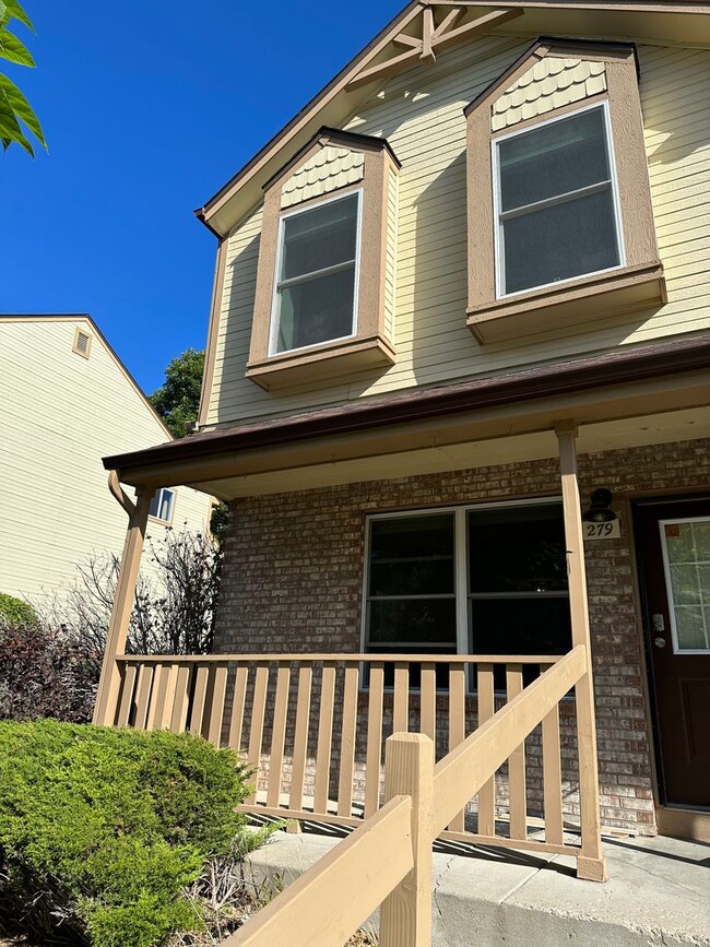 Photo - Charming 3b/3b Townhome In Downtown Louisville