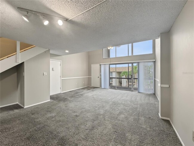 Building Photo - 566 Orange Dr