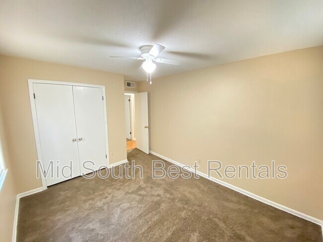 Foto del edificio - 4076 Kerwin Dr