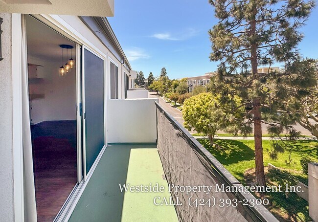 Foto del edificio - 8163 Redlands St