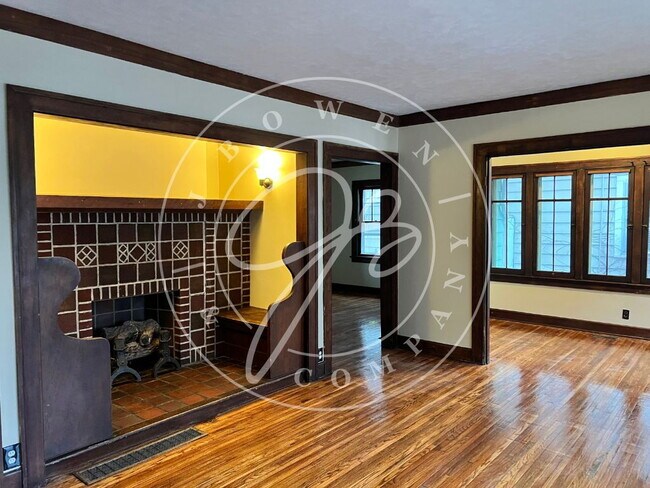 Foto del edificio - "Charming Old West End 3-Bedroom Toledo Ho...