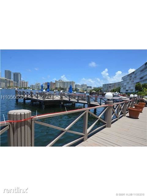 Foto del edificio - 430 Golden Isles Dr