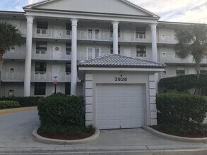Building Photo - 3826 Whitehall Dr