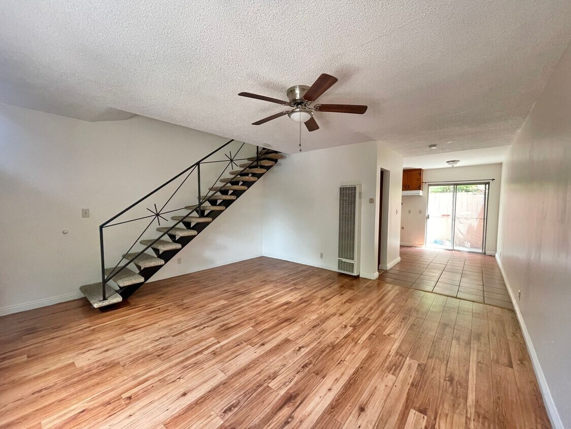 Primary Photo - 315 E Avenue 31