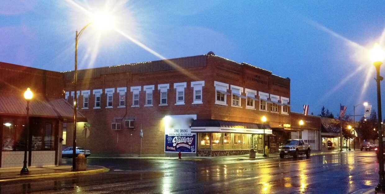 Building Photo - 107 E Main St