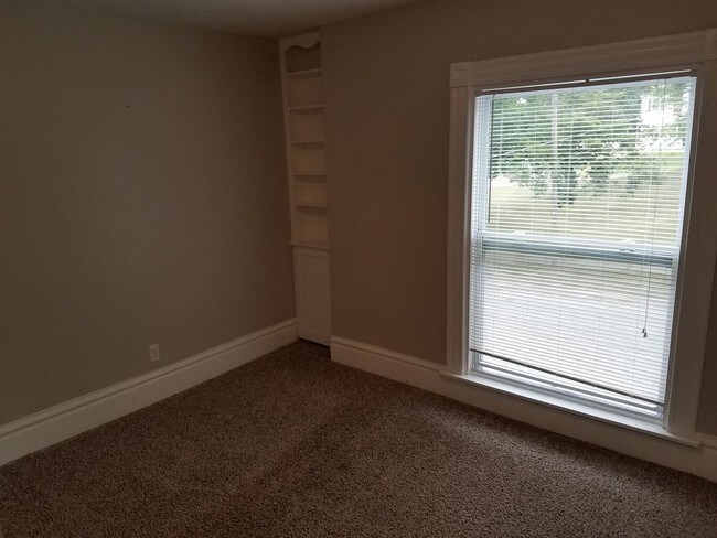 Foto del edificio - 924 Knapp St NE