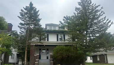 Building Photo - 305 Phoenix Ave