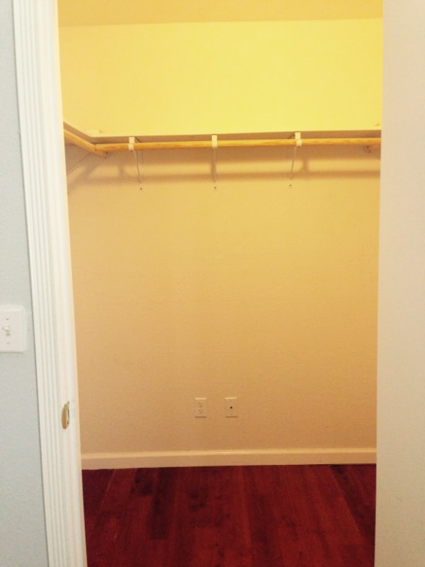 Building Photo - 1925 Rock Springs Dr