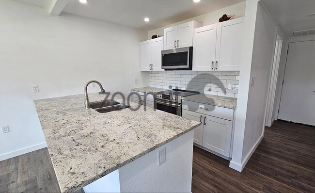 Foto del edificio - 1226 E Campbell Ave