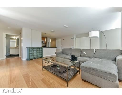 Primary Photo - 2 br, 1 bath Apartment - 844 Beacon St A3