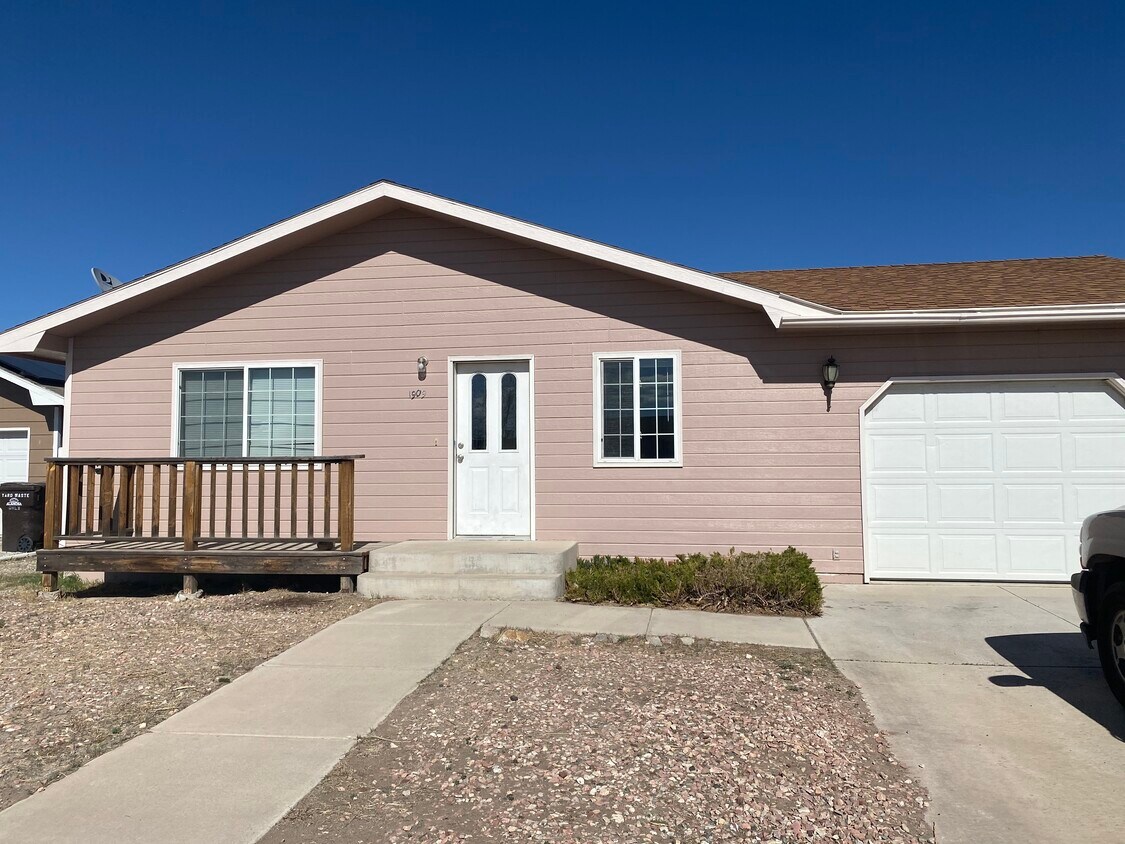 1909 Estrella Pl, Alamosa, CO 81101 House Rental in Alamosa, CO