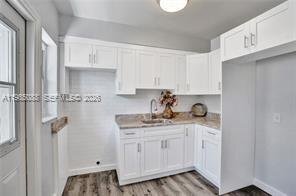 Foto del edificio - 1624 NE 109th St