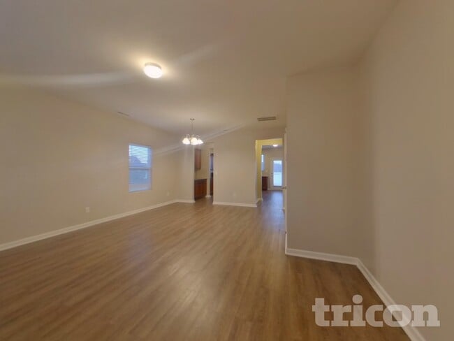 Building Photo - 3313 Pikes Peak Dr