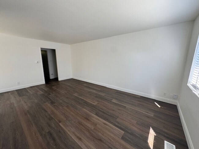 Foto del edificio - 1545-1547 Hilliard Ct.