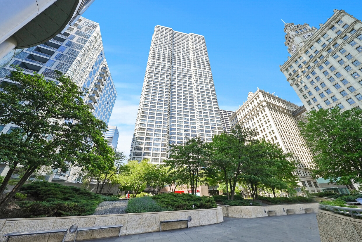 Foto principal - 405 N Wabash Ave