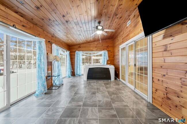 Foto del edificio - 125 Birchwood Dr