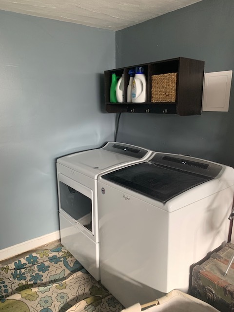 Shared free washer and dryer in basement included - 298 Albion St