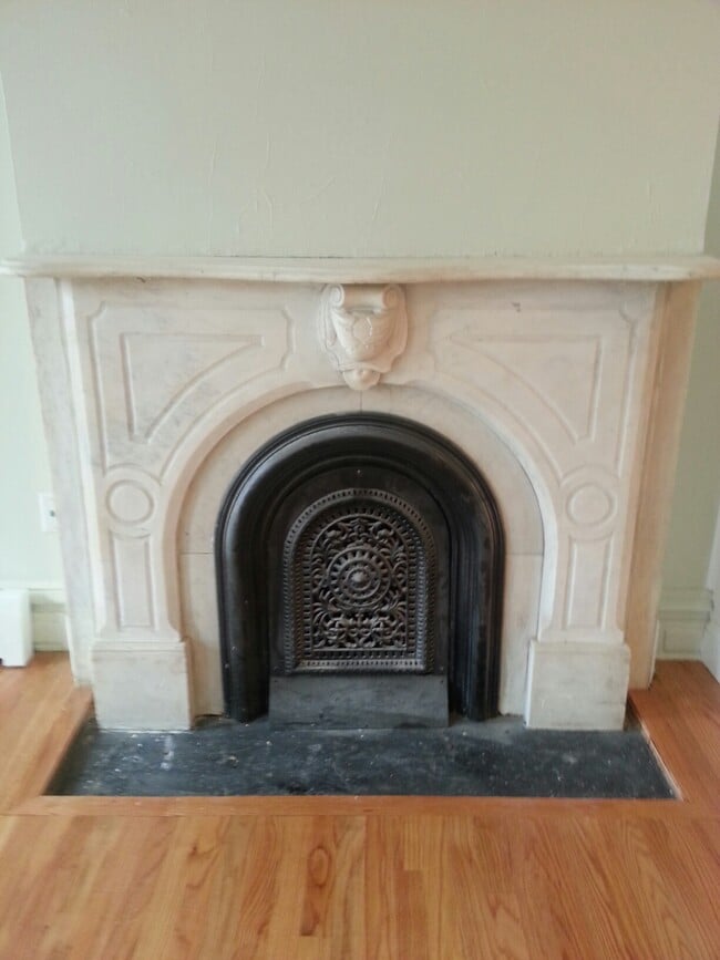 Building Photo - 29 Eld St