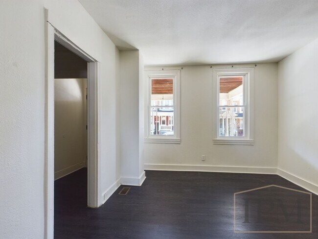Foto del edificio - Coming Soon- Spacious Semi-Attached 3 Bedr...