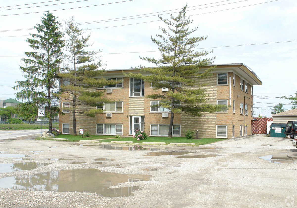 Primary Photo - 4310 W North Ave